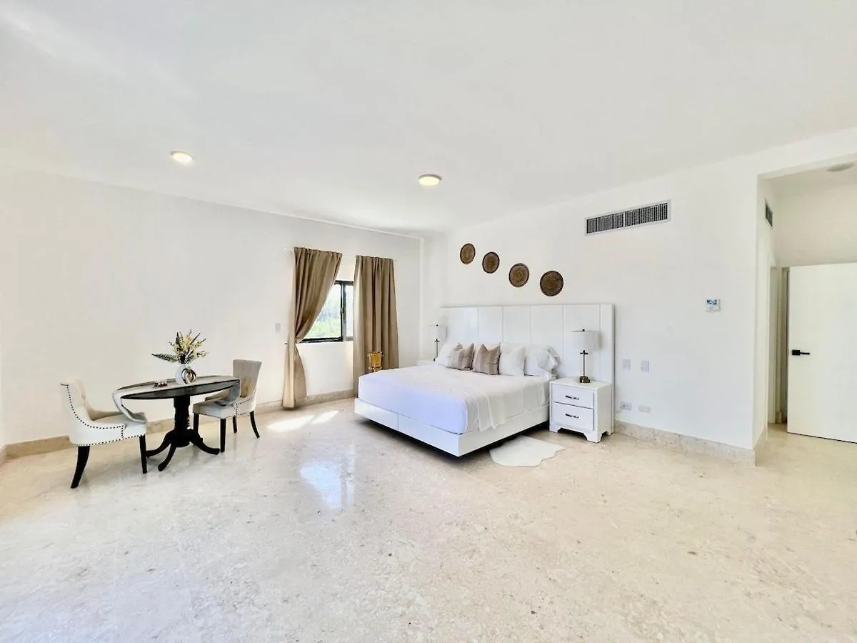 Luxury Villa With Private Beach In Πούντα Κάνα
