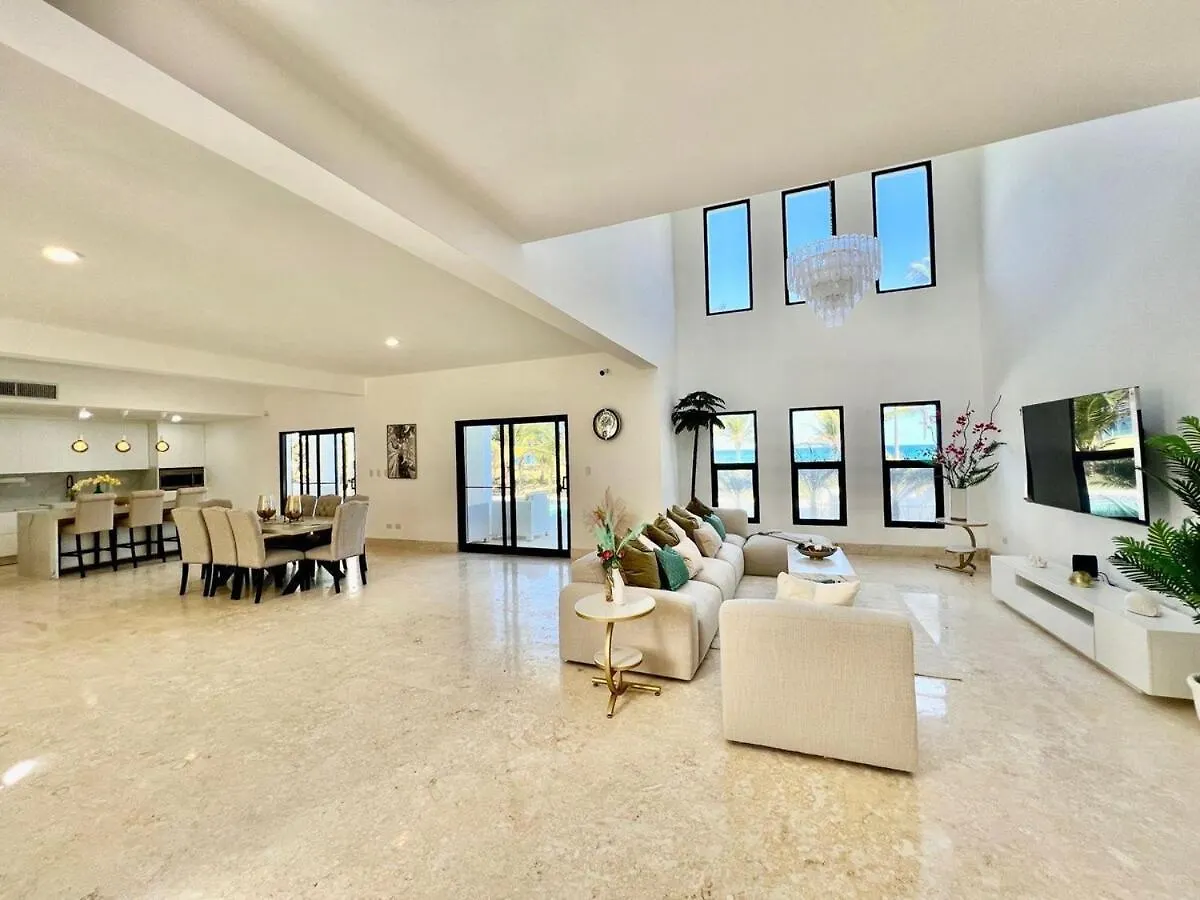 Luxury Villa With Private Beach In Πούντα Κάνα